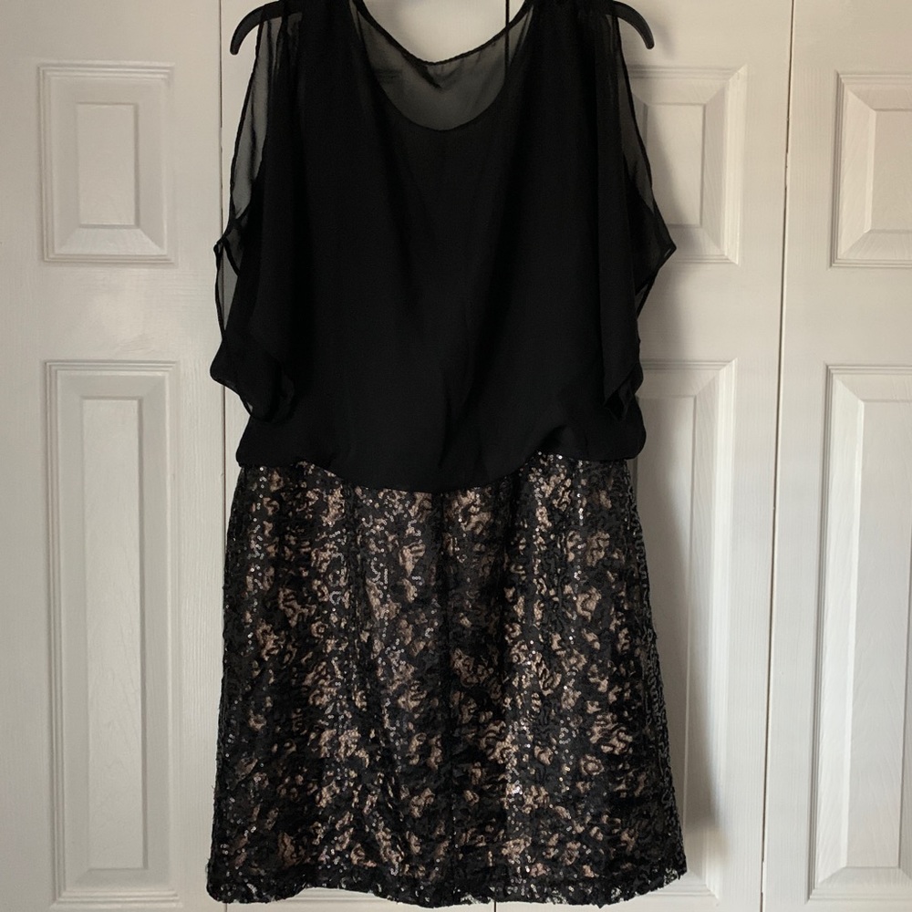 Beautiful cocktail dress size 12! Worn once